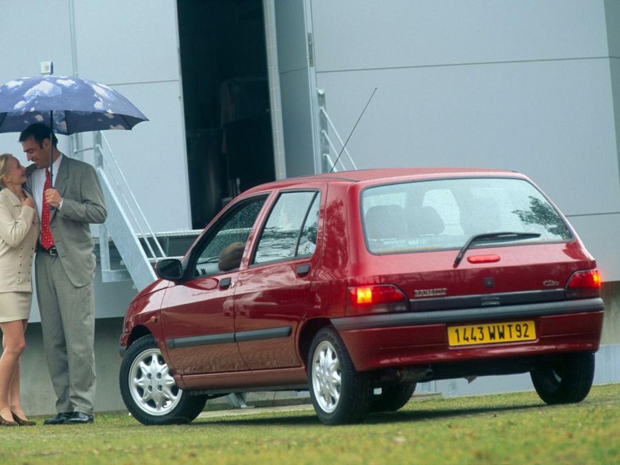  Renault Clio 5-Door 1990 года  (фото 2 из 3)